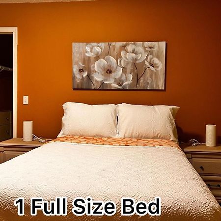 Modern Room With Shared Bathroom Alafaya Bagian luar foto
